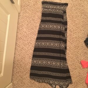 Super cute maxi skirt! Worn twice!!!!